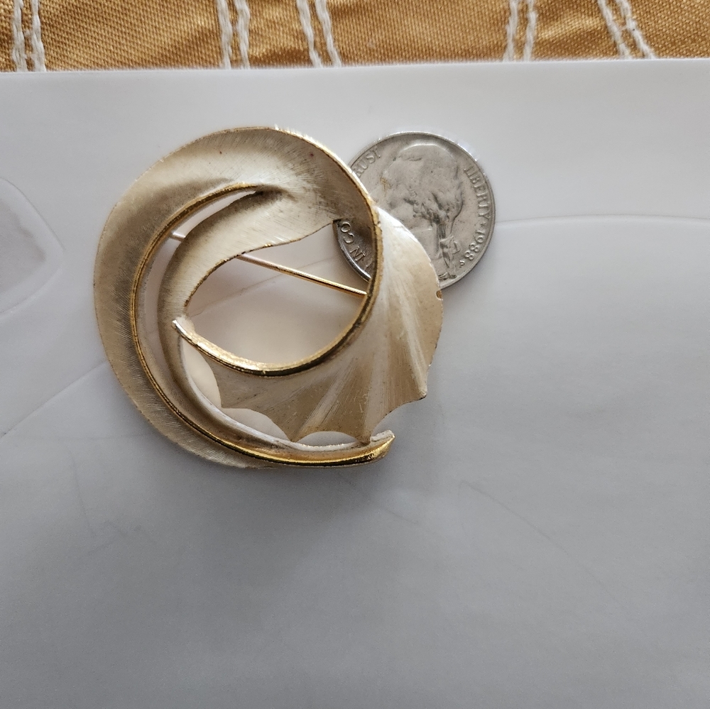Brooch - Picture 4 of 5